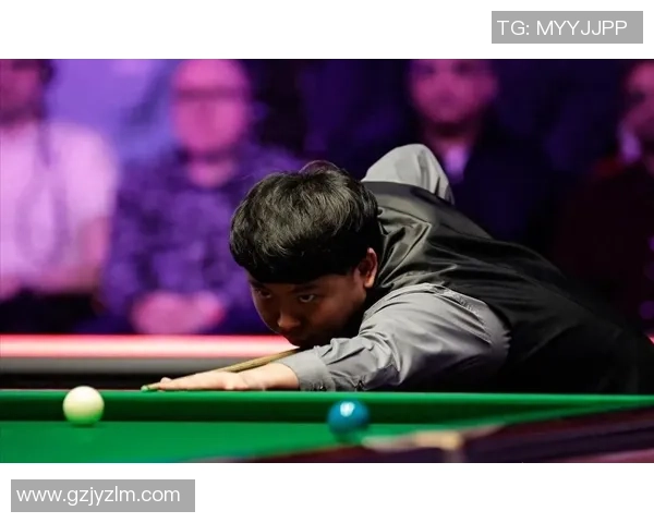 足球场上的璀璨明星带你领略世界顶级球技与荣耀时刻