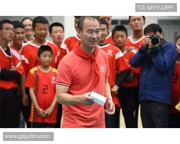 球星子嗣继承父业踢球瞬间展现天赋父爱传承与荣耀接力