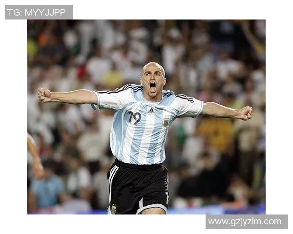 阿根廷光头球星带领球队征战世界杯再创辉煌成就 阿根廷光头球星带领球队征战世界杯再创辉煌成就